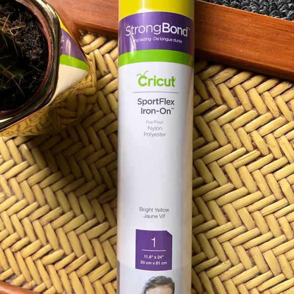 New Strong Cricut SportFlex Iron-On Bright Yellow - Picture 2 of 5